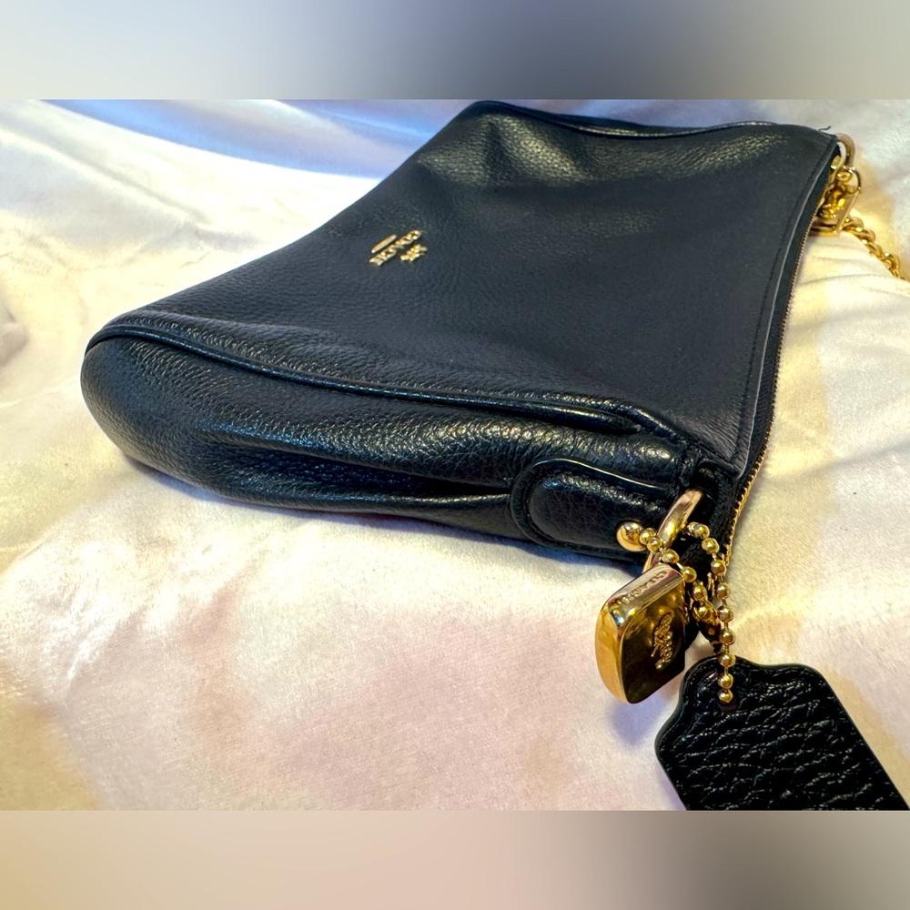 Coach Chain 2 Way Bag- wristlet and shoulder bag - Picture 10 of 10